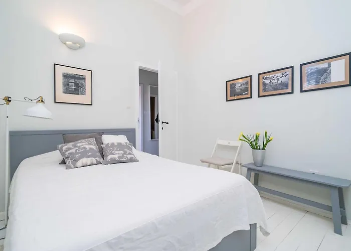 Ranieri - One Bedroom With View *