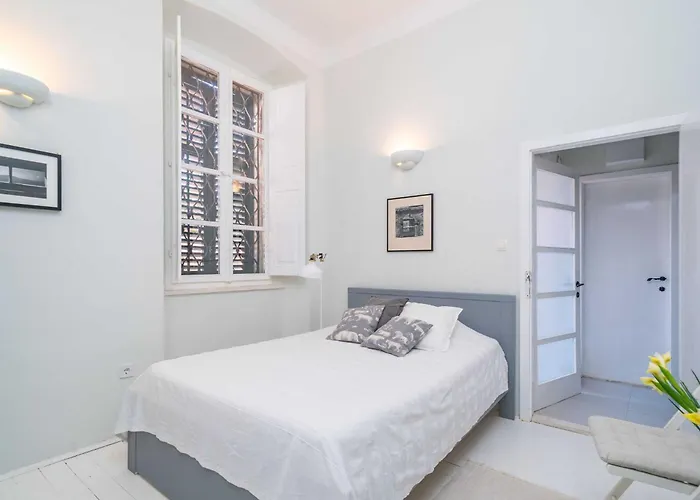 Ranieri - One Bedroom With View * Dubrovnik