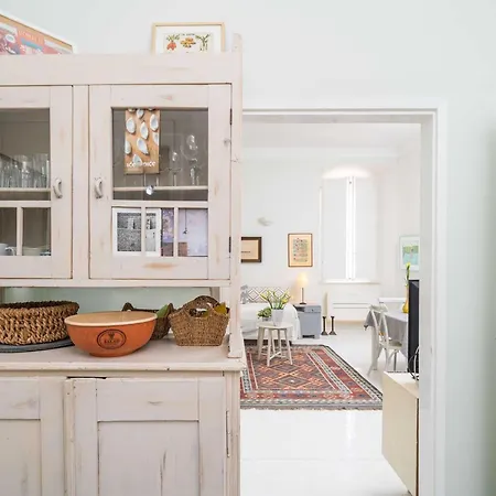 Ranieri - One Bedroom With View Апартаменты